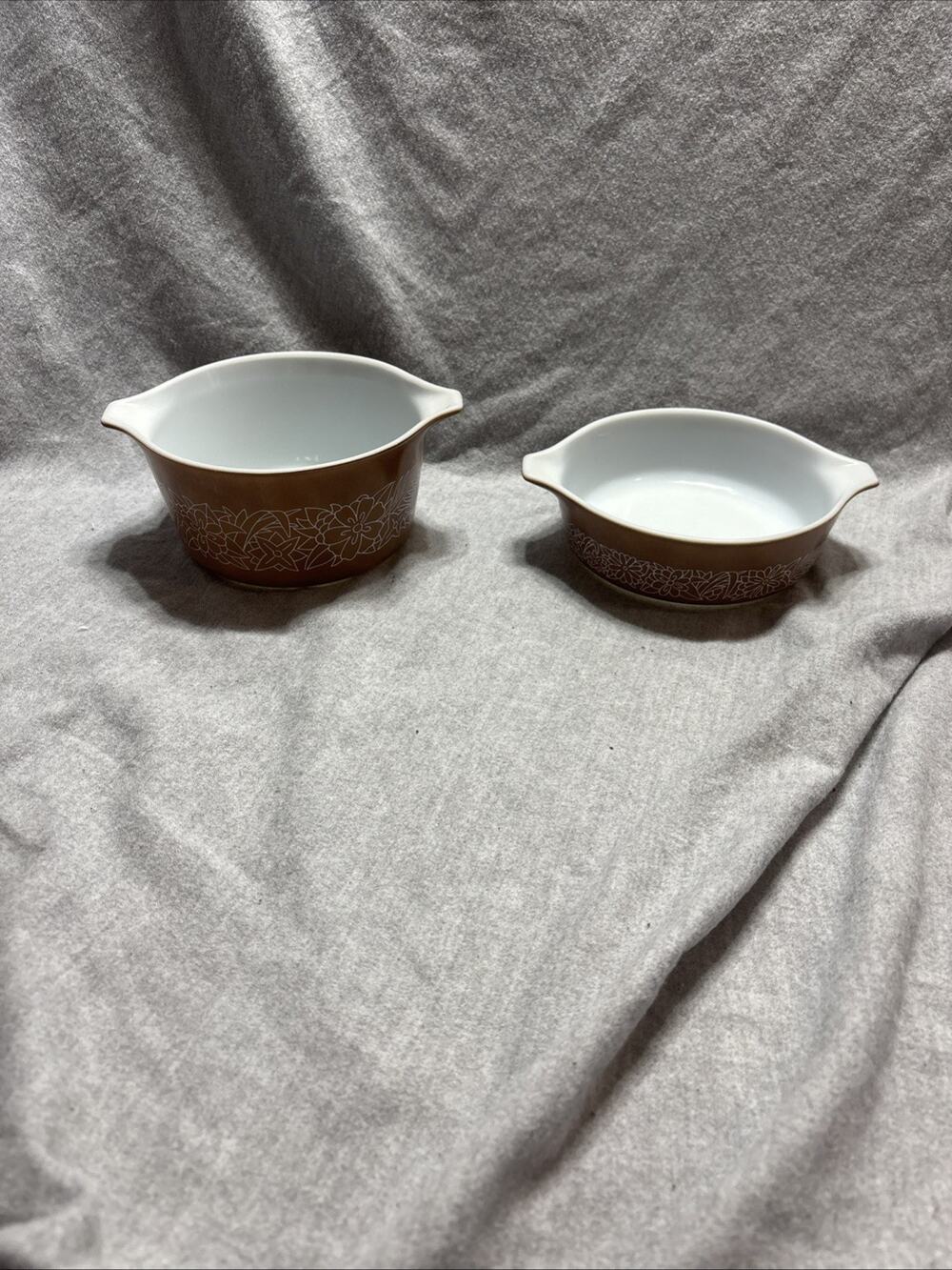 Vintage Set of 2 Pyrex Woodland Casserole Dishes, 471-B, 473-B, No Lids